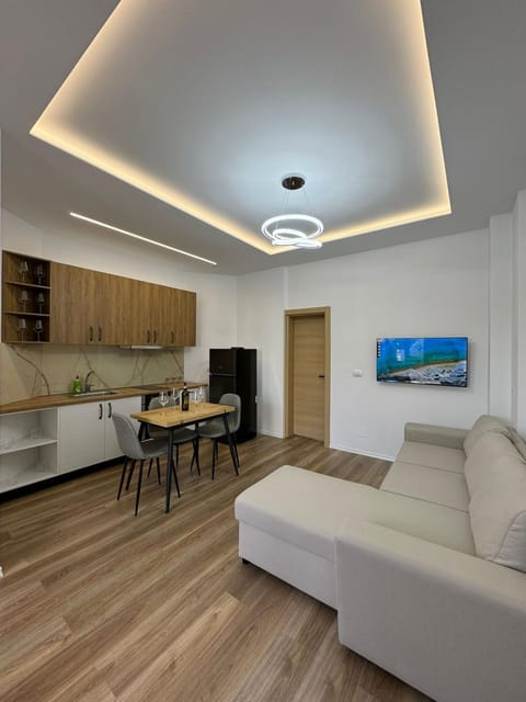Bed, TV and multimedia, Kitchen or kitchenette, Living room, Seating area, Dining area, oven