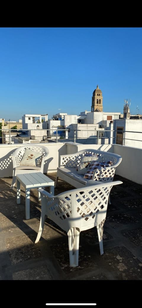 Day, View (from property/room), Balcony/Terrace, Living room, Seating area, Dining area