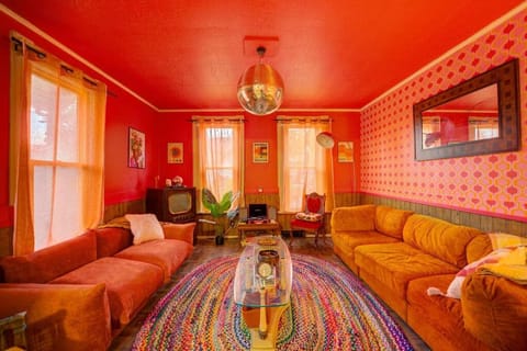 Communal lounge/ TV room, Living room, Seating area