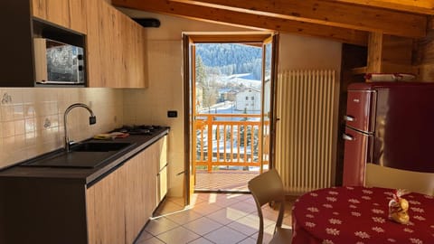 Balcony/Terrace, Landmark view, Mountain view, kitchen
