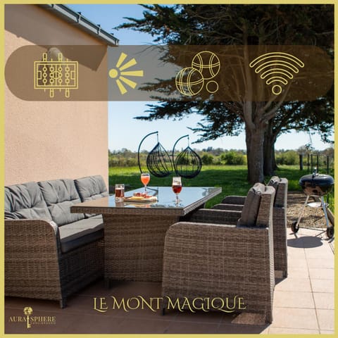 Patio, Dining area, Garden view