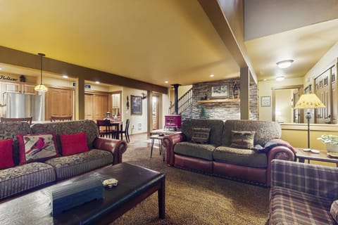 Fireside Escape at Lake Cushman House in Washington