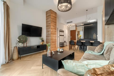 Communal lounge/ TV room, TV and multimedia, Living room, Seating area, Evening entertainment