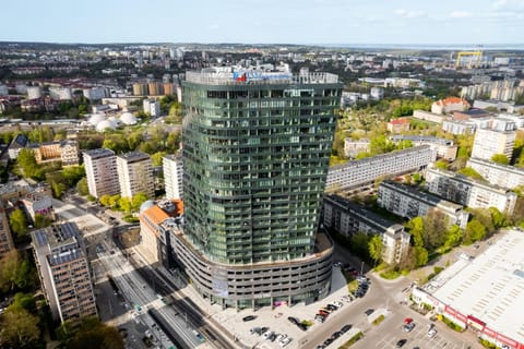 Property building, Day, Neighbourhood, Bird's eye view, City view, Location
