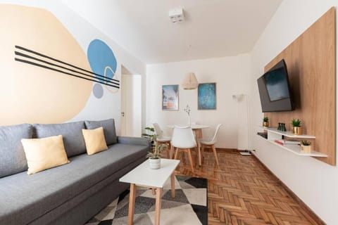 TV and multimedia, Seating area, Dining area