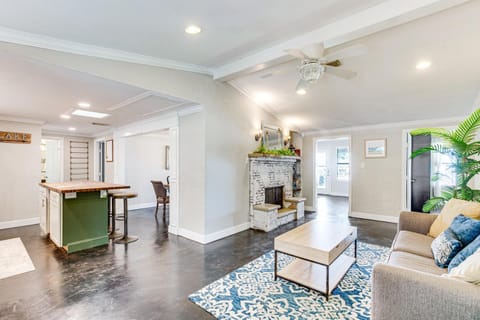 Private Dock and Deck Eagle Mountain Lake Retreat! House in Eagle Mountain Lake