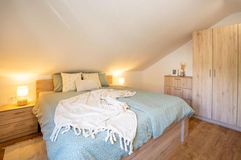 Bed, Bedroom, wardrobe