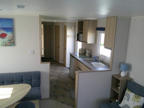 Kitchen or kitchenette, oven, stove