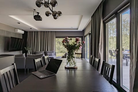 TV and multimedia, Living room, Dining area