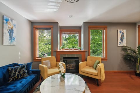 Living room, Seating area, fireplace