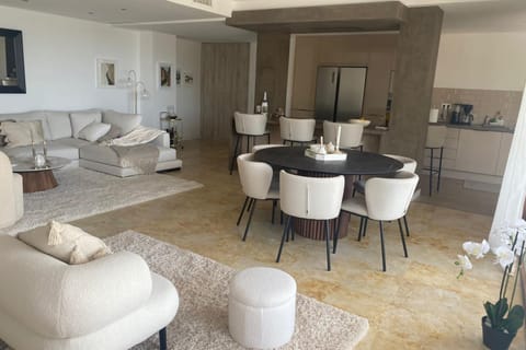 Kitchen or kitchenette, Living room, Dining area