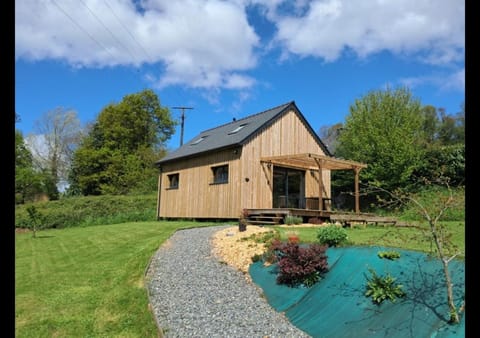 Property building, Garden, Balcony/Terrace