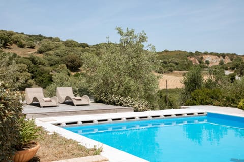 Swimming pool, sunbed