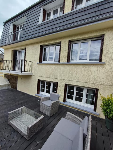 Property building, Balcony/Terrace