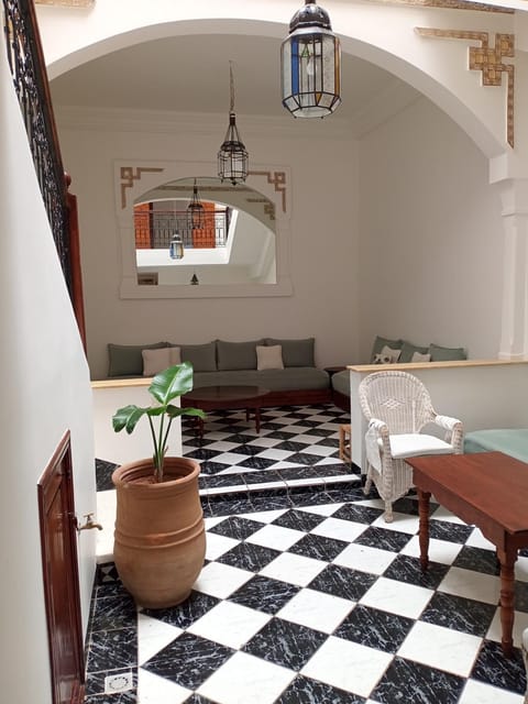 Patio, Living room