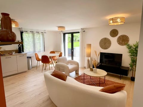 TV and multimedia, Living room, Seating area