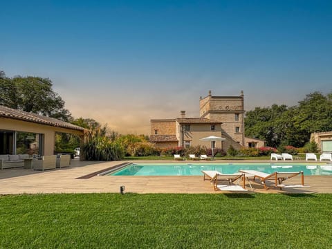 Villa Torre Anna - Historical Tower - Private Pool & Jacuzzi Villa in Marche
