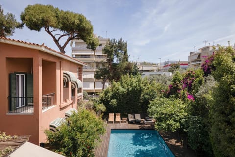 Property building, Garden, Swimming pool