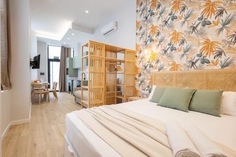 Bed, TV and multimedia, Photo of the whole room, Bedroom, pet friendly, air conditioner