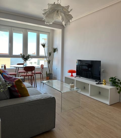 TV and multimedia, Living room, Dining area