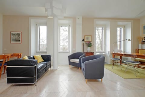 Living room, Seating area, Dining area