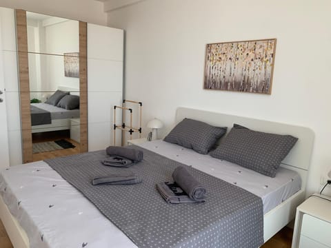 Bedroom, wardrobe