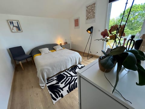 Bed, Photo of the whole room, Bedroom