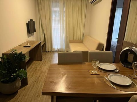 TV and multimedia, Living room, Seating area, air conditioner