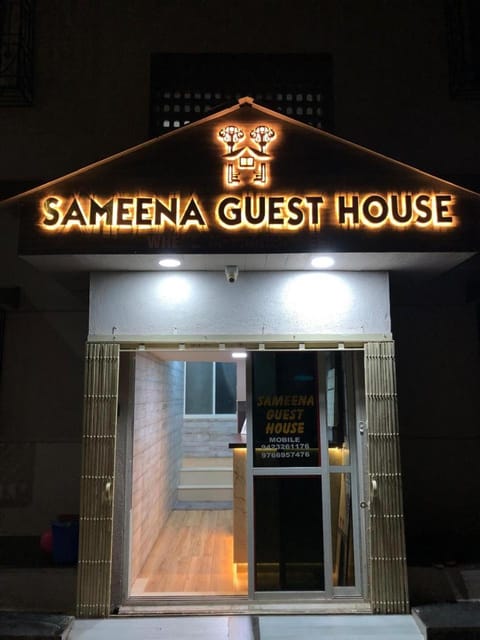 Property building, Property logo or sign, Street view