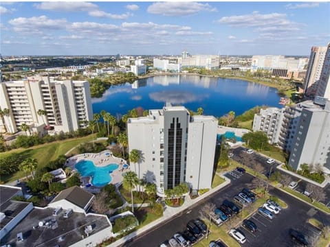 Property building, Bird's eye view, City view, Lake view, Pool view, Parking