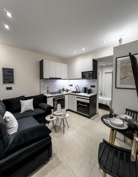 Kitchen or kitchenette, Living room, Seating area