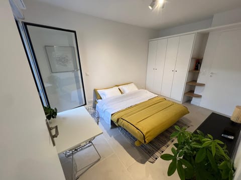 Bed, Photo of the whole room, Bedroom, wardrobe