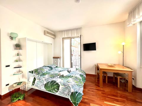 Bed, Bedroom, air conditioner