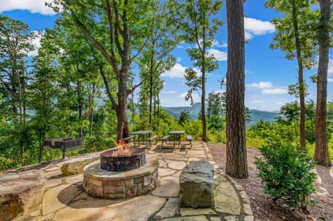 Dancing Bear Lodge by Stony Brook Cabins Cabin in Pittman Center