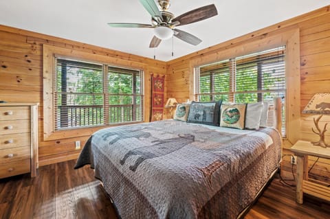 Dancing Bear Lodge by Stony Brook Cabins Cabin in Pittman Center