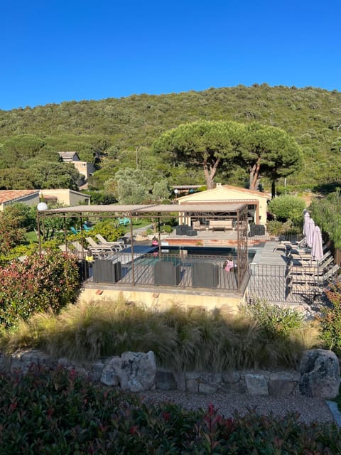 Hôtel les jardins de Sta Giulia avec piscine Hotel in Porto-Vecchio