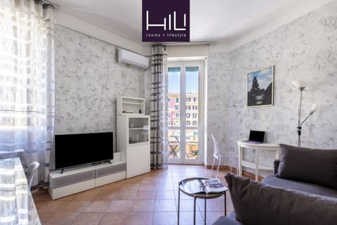 TV and multimedia, Living room, Dining area