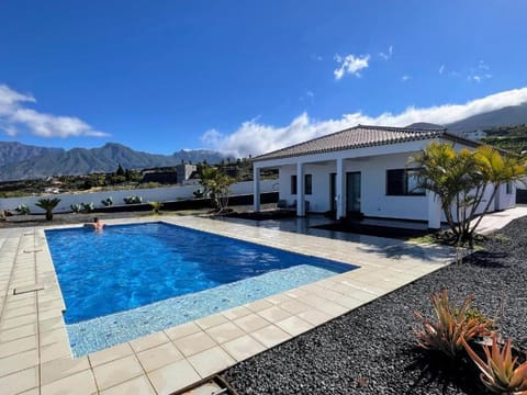 Property building, Mountain view, Swimming pool
