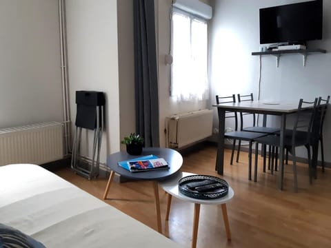 TV and multimedia, Living room, Dining area, heating