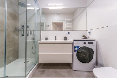 Shower, Bathroom, towels, washing machine, dryer