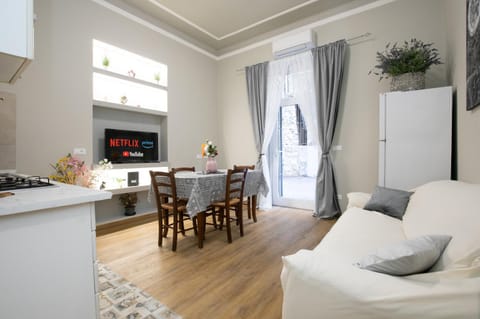 Kitchen or kitchenette, Living room, Dining area