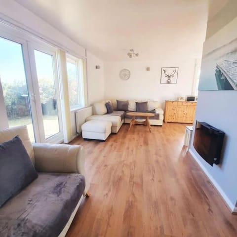 Seaview Self Catering-Fleetview House in Weymouth