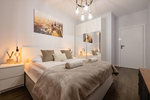 Bed, Photo of the whole room, Bedroom, wardrobe