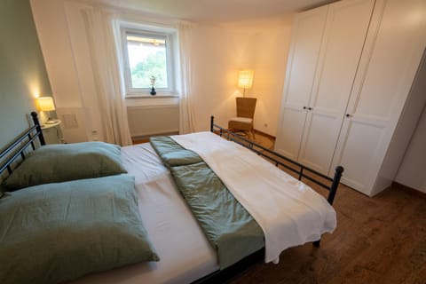 Bed, Bedroom, wardrobe