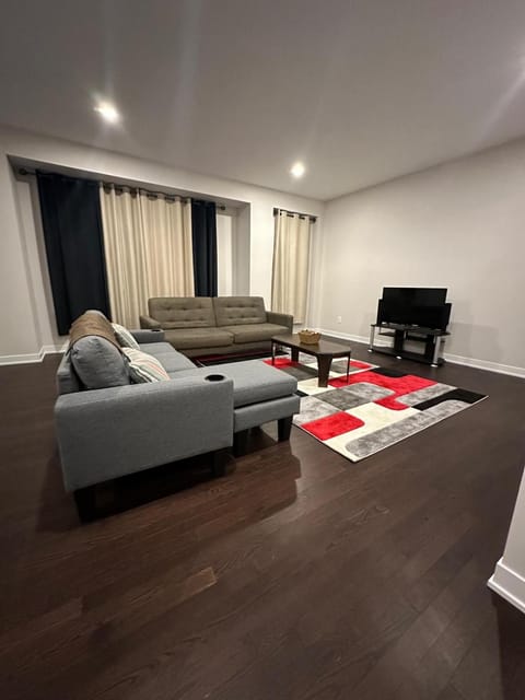 Communal lounge/ TV room, TV and multimedia, Living room, Seating area