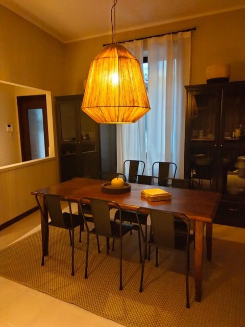 Communal lounge/ TV room, Kitchen or kitchenette, Living room, Seating area, Dining area