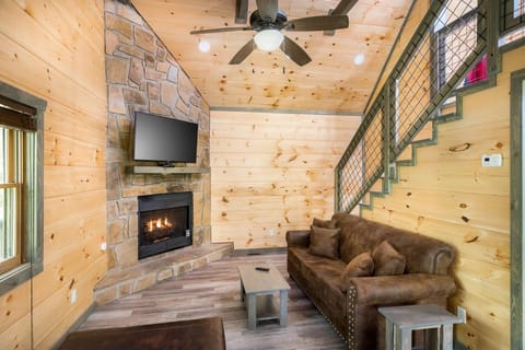 Love Leigh by Stony Brook Cabins Cabin in Pittman Center