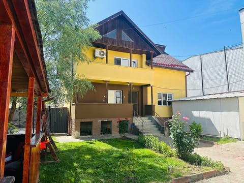 Property building, Day, Garden