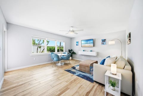 TV and multimedia, Living room, Seating area, Garden view, Inner courtyard view, internet, air conditioner