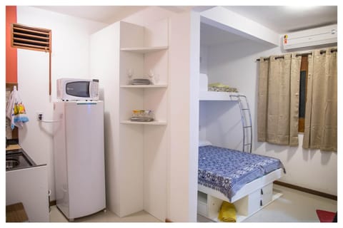 Bed, Kitchen or kitchenette, Photo of the whole room, Bedroom, bunk bed, oven, wardrobe, air conditioner